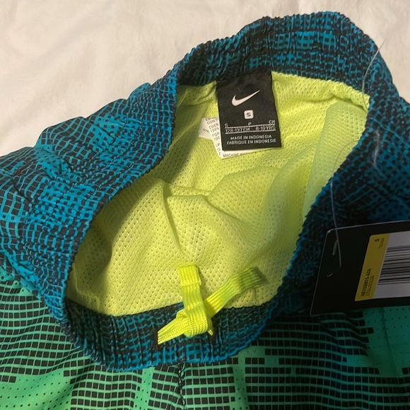 Nike Boys Swim Trunks - Picture 2 of 4
